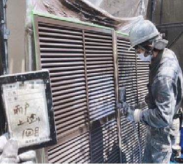 雨戸　上塗り1回目